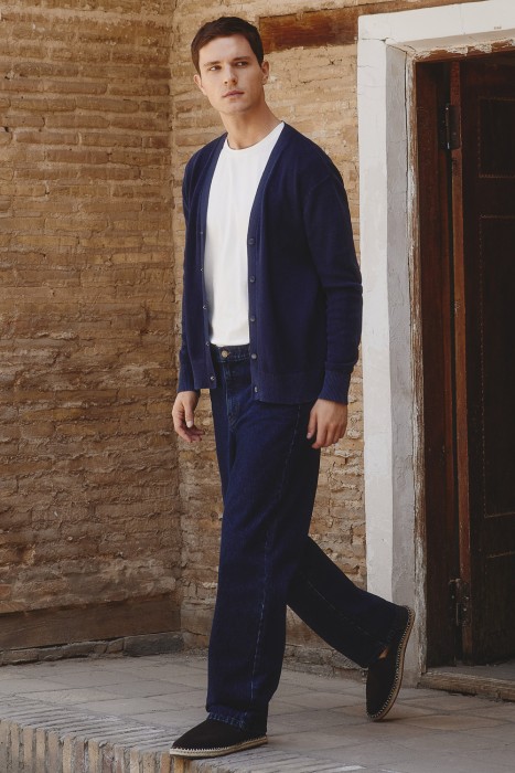 джинсы по цене 1290 руб вид справа