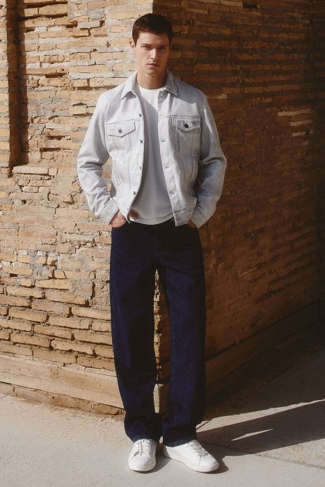 джинсы из россии вид сбоку