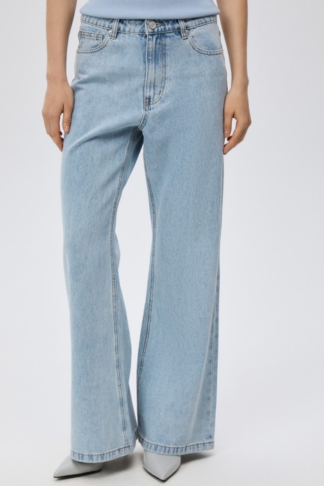 джинсы от бренда снежная королева вид слева