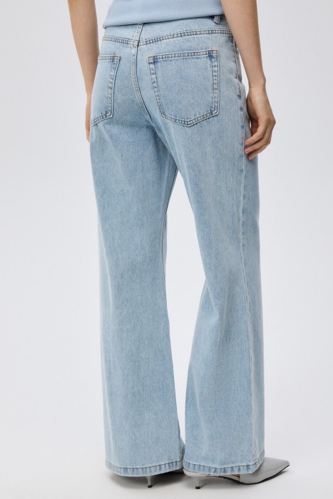 джинсы по цене 4020 руб вид справа