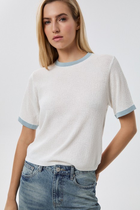 футболка из фактурного трикотажа 814486003 фотография