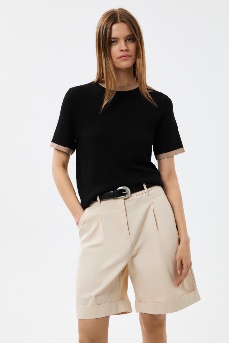 футболка из фактурного трикотажа от бренда снежная королева вид слева