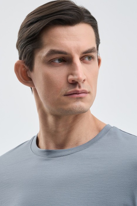 футболка из хлопка из россии вид сбоку