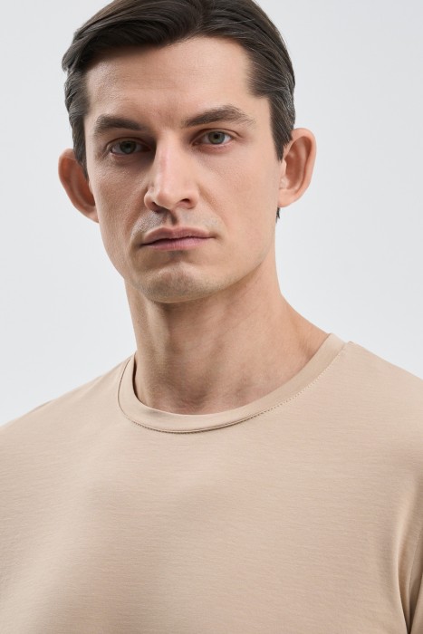 футболка из хлопка из россии вид сбоку