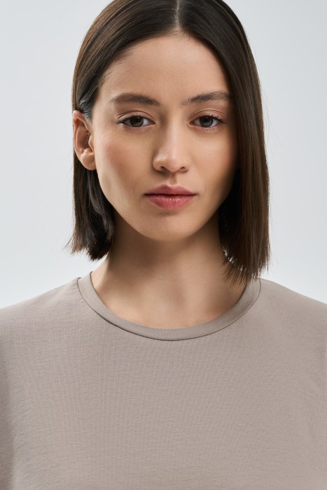 футболка из хлопка из россии вид сбоку