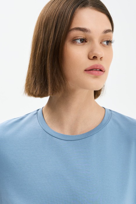 футболка из хлопка из россии вид сбоку