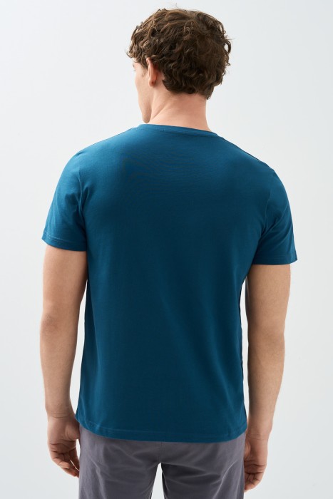 футболка из хлопка по цене 800 руб вид справа