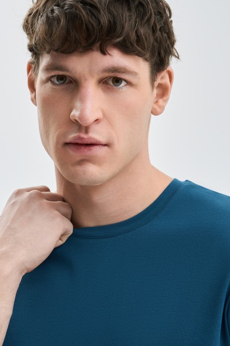 футболка из хлопка от бренда снежная королева вид слева