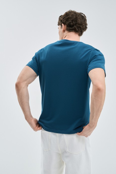 футболка из хлопка по цене 630 руб вид справа