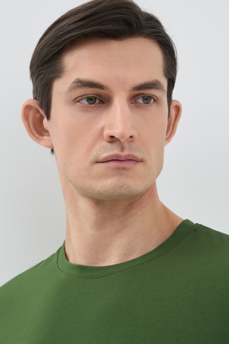 футболка из хлопка из россии вид сбоку