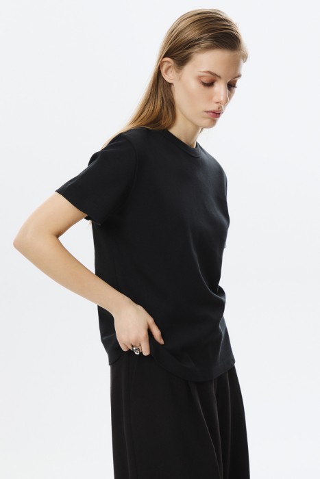 футболка из хлопка по цене 1200 руб вид справа