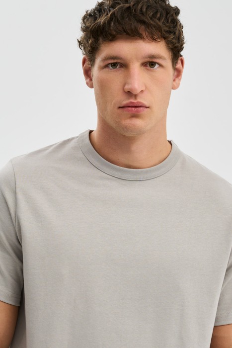 футболка из хлопка из россии вид сбоку