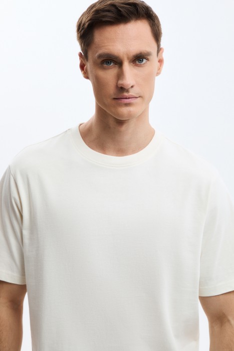 футболка из хлопка из россии вид сбоку