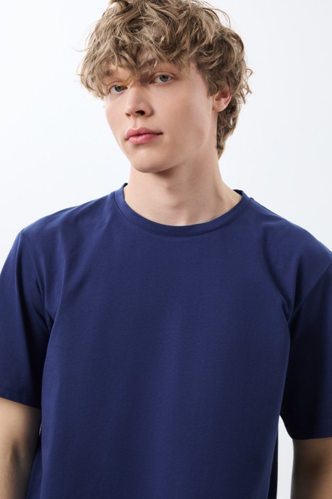 футболка из хлопка из россии вид сбоку