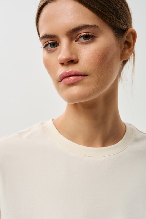 футболка из хлопка по цене 1250 руб вид справа