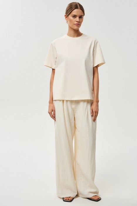 футболка из хлопка из россии вид сбоку