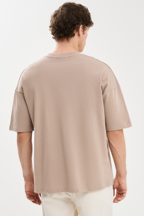 футболка из хлопка по цене 590 руб вид справа