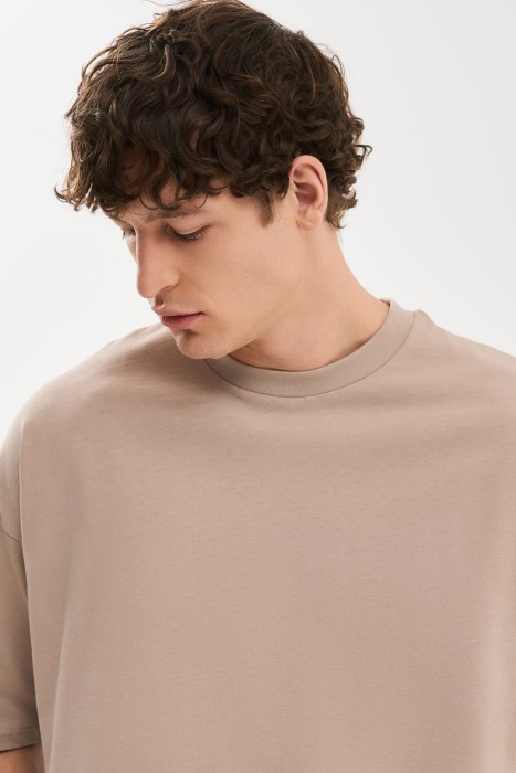 футболка из хлопка из россии вид сбоку