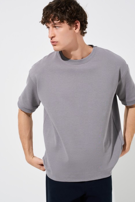 футболка оверсайз от бренда снежная королева вид слева