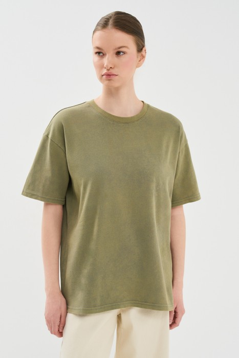 футболка оверсайз от бренда снежная королева вид слева