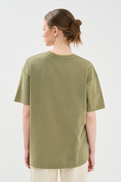 футболка оверсайз по цене 720 руб вид справа