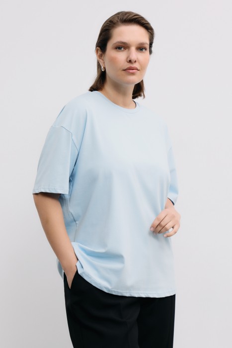 футболка оверсайз от бренда снежная королева вид слева