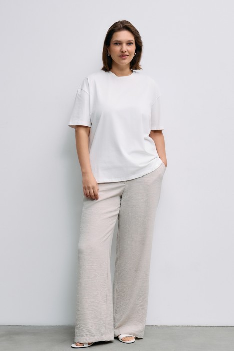 футболка оверсайз от бренда снежная королева вид слева