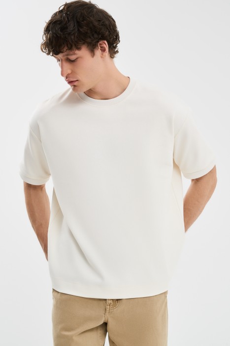 футболка оверсайз от бренда снежная королева вид слева