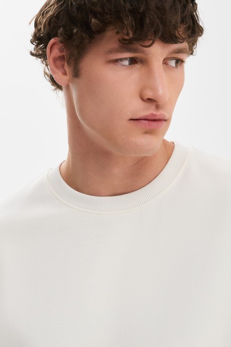 футболка оверсайз из россии вид сбоку