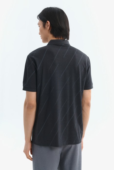 футболка-поло по цене 1040 руб вид справа