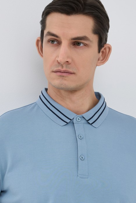 футболка-поло от бренда снежная королева вид слева