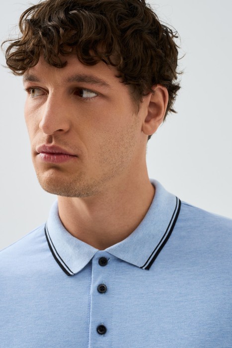 футболка-поло от бренда снежная королева вид слева