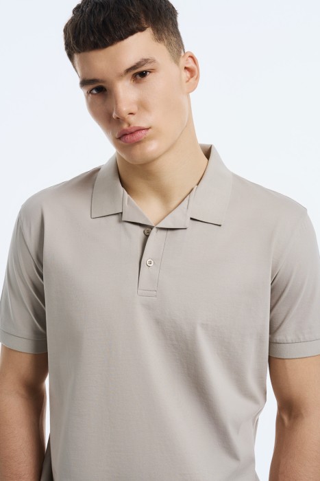 футболка-поло из россии вид сбоку