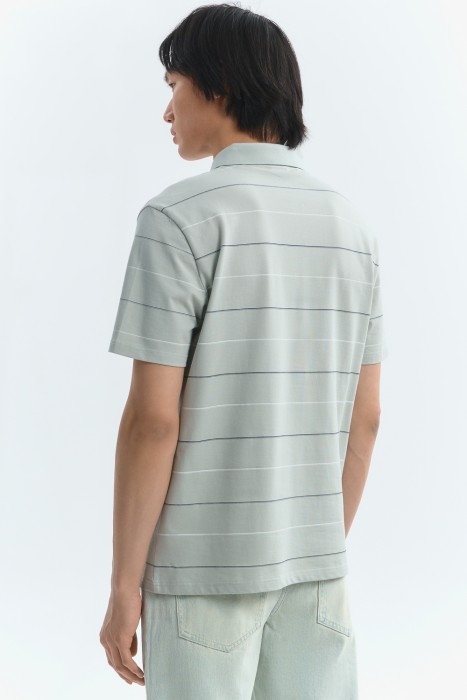 футболка-поло по цене 960 руб вид справа