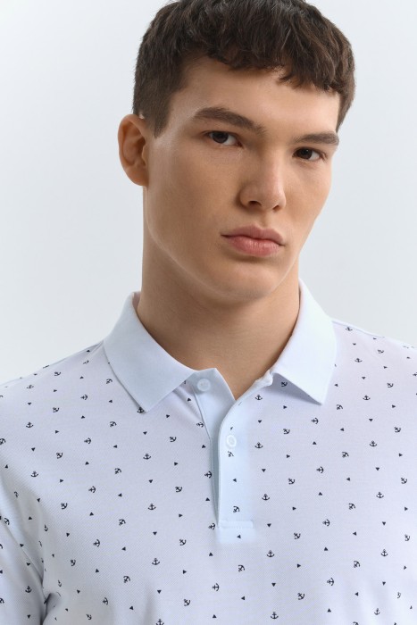 футболка-поло от бренда снежная королева вид слева