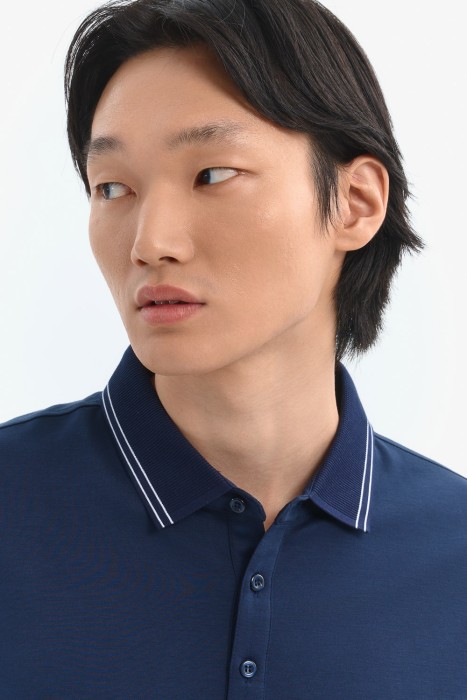 футболка-поло от бренда снежная королева вид слева