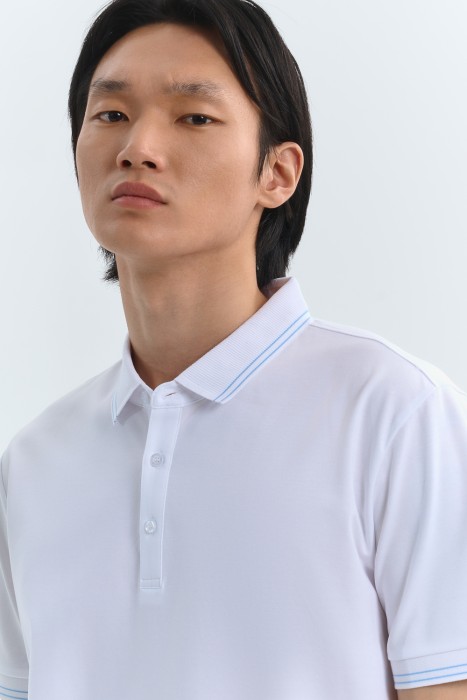 футболка-поло из россии вид сбоку