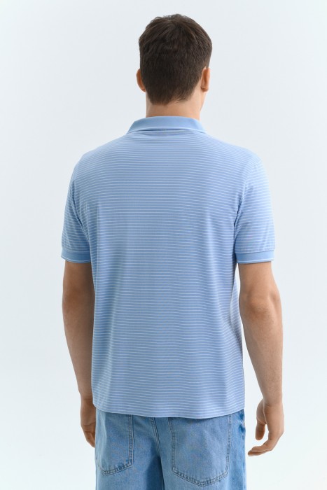 футболка-поло по цене 1040 руб вид справа