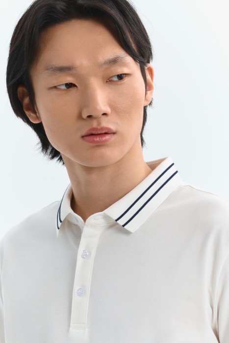 футболка-поло из россии вид сбоку