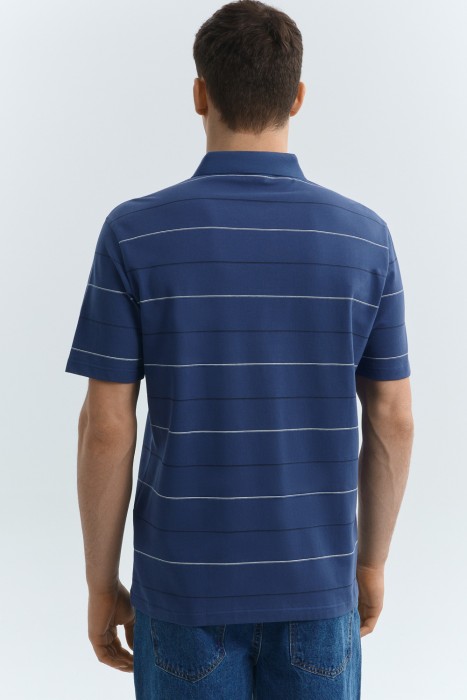 футболка-поло по цене 1150 руб вид справа