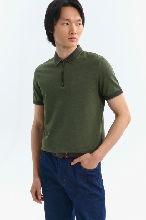 футболка-поло от бренда снежная королева вид слева