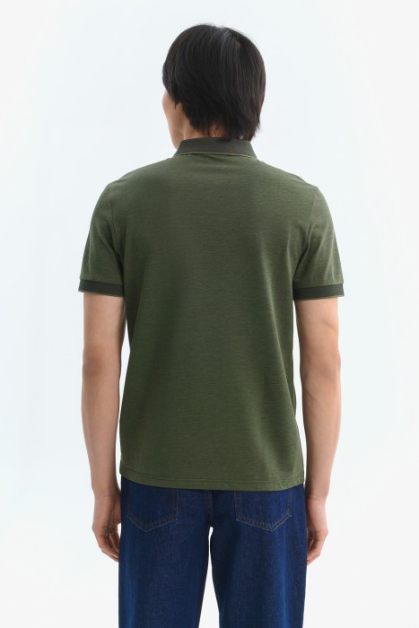 футболка-поло по цене 1040 руб вид справа