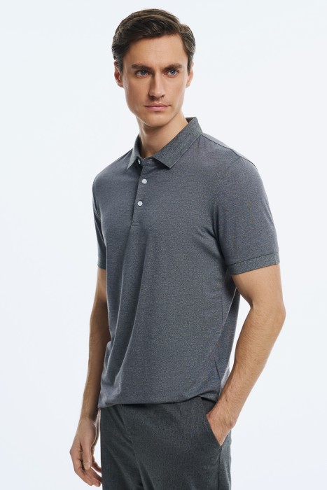 футболка-поло от бренда снежная королева вид слева