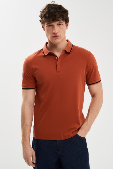 футболка-поло от бренда снежная королева вид слева