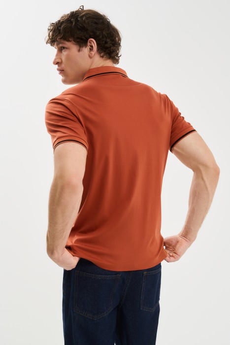 футболка-поло по цене 1310 руб вид справа