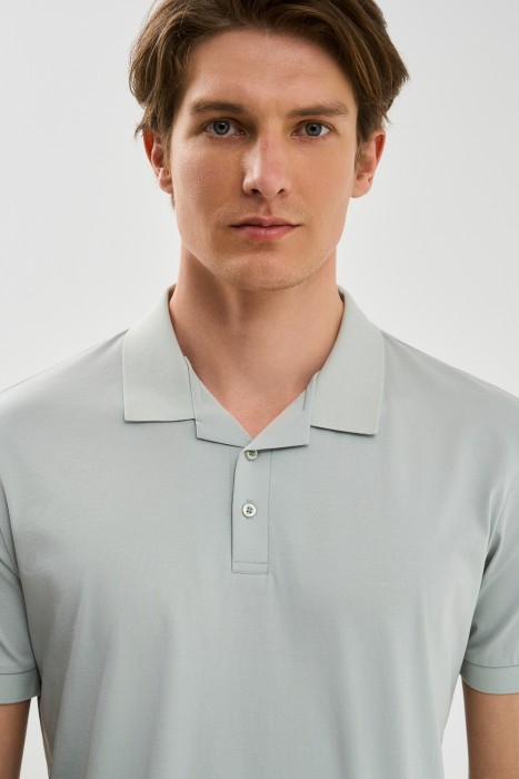 футболка-поло от бренда снежная королева вид слева