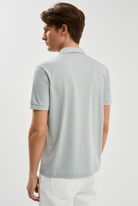 футболка-поло по цене 960 руб вид справа