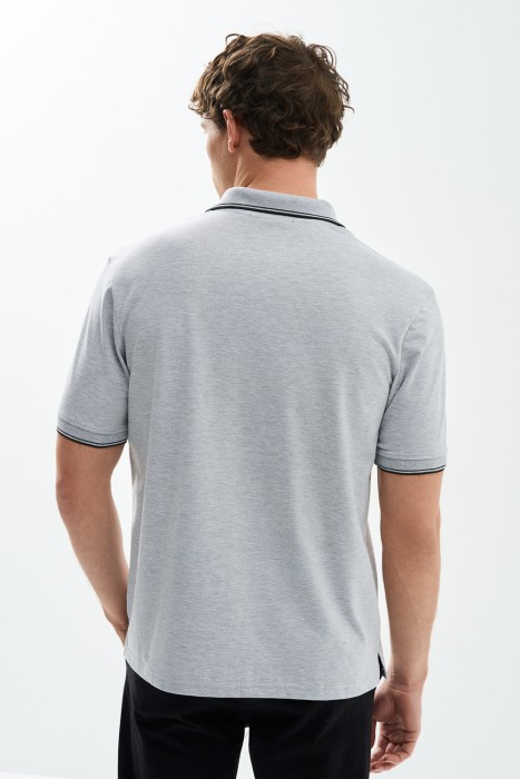 футболка-поло от бренда снежная королева вид слева