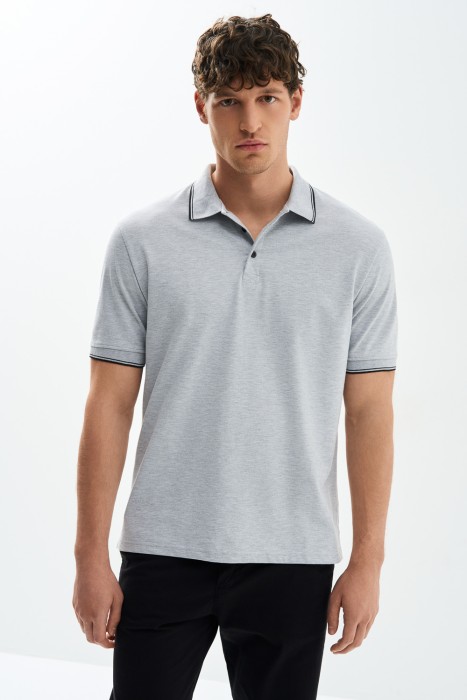 футболка-поло по цене 960 руб вид справа