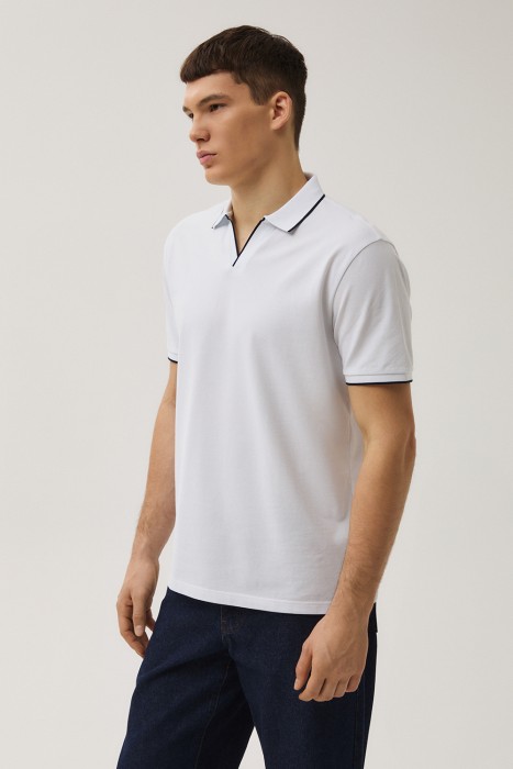 футболка-поло от бренда снежная королева вид слева